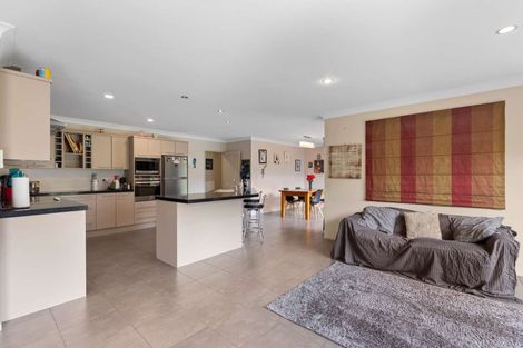 Photo of property in 5 Ernest Shackleton Place, Waiuku, 2123