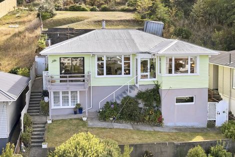 Photo of property in 119 Tauhinu Road, Miramar, Wellington, 6022