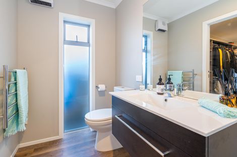 Photo of property in 45 Silver Springs Boulevard, Mosgiel, 9024