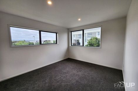 Photo of property in 86 Glidepath Road, Hobsonville, Auckland, 0616