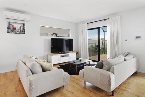 Photo of property in 193 Wallace Road, Mangere Bridge, Auckland, 2022