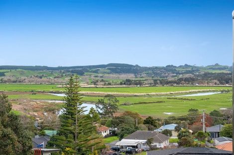 Photo of property in 35a St James Avenue, Helensville, 0800