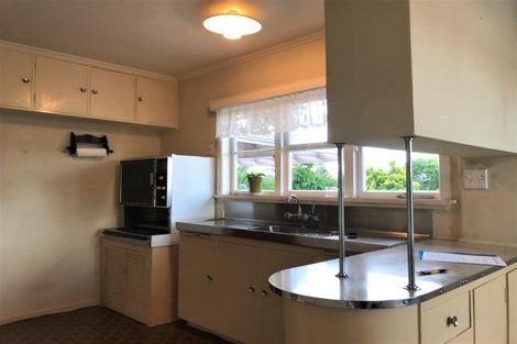 Photo of property in 37 St Leonards Road, Kelston, Auckland, 0602
