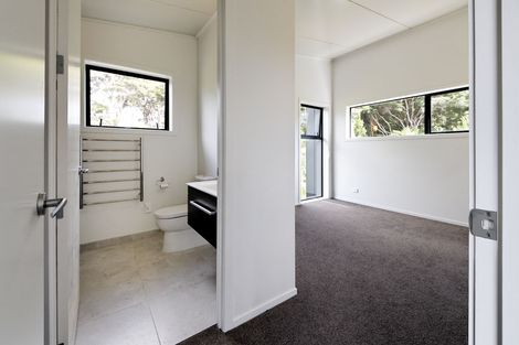 Photo of property in 36 Shah Place, Glen Eden, Auckland, 0602