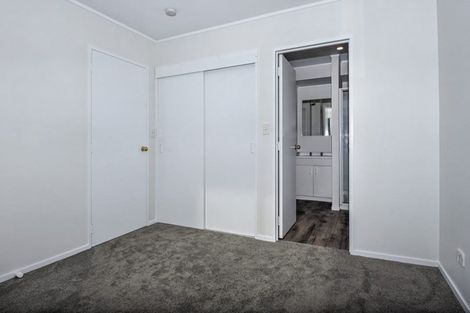 Photo of property in 18 Roberts Road, Te Atatu South, Auckland, 0610