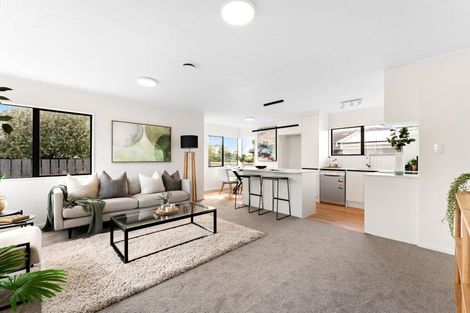 Photo of property in 2/7 Rewarewa Road, Te Atatu Peninsula, Auckland, 0610