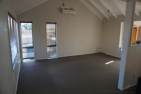 Photo of property in 2/28 De Quincey Terrace, Highland Park, Auckland, 2010