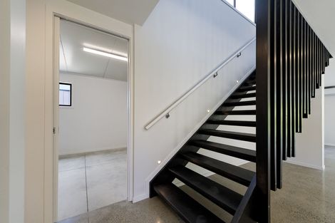 Photo of property in 36 Shah Place, Glen Eden, Auckland, 0602