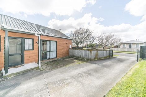 Photo of property in 27 Charles Cross Street, Longburn, Palmerston North, 4412