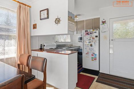 Photo of property in 72 Muir Avenue, Mangere Bridge, Auckland, 2022
