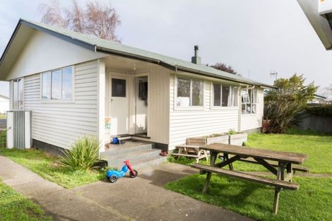 Photo of property in 15 Runciman Place, Dannevirke, 4930