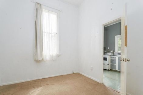 Photo of property in 190 Newlands Road, Newlands, Wellington, 6037