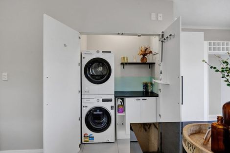 Photo of property in 110 Manawapou Road, Hawera, 4610