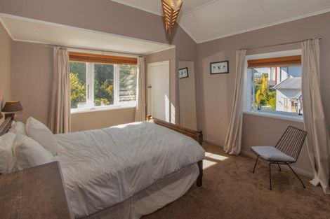 Photo of property in 22 Enfield Road, Hospital Hill, Napier, 4110