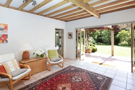 Photo of property in 87 Avonhead Road, Avonhead, Christchurch, 8042