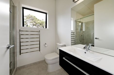 Photo of property in 36 Shah Place, Glen Eden, Auckland, 0602