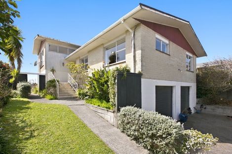 Photo of property in 7 Montana Place, Merrilands, New Plymouth, 4312