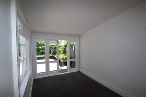 Photo of property in 130 Elizabeth Street, Mount Victoria, Wellington, 6011