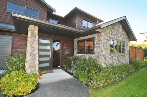 Photo of property in 2 Wonderview Road, Leigh, 0985