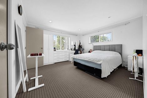 Photo of property in 2 Talmar Place, Massey, Auckland, 0614
