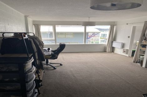 Photo of property in Churchill Flats, 213 The Terrace, Wellington Central, Wellington, 6011