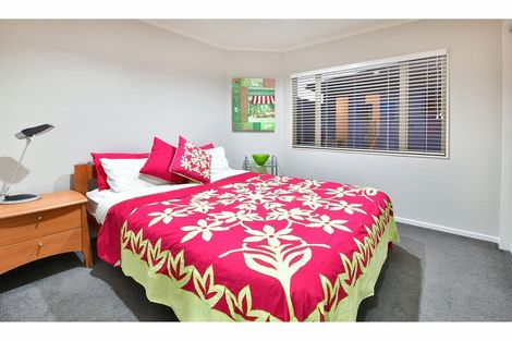 Photo of property in 2/126 Whangaparaoa Road, Red Beach, 0932