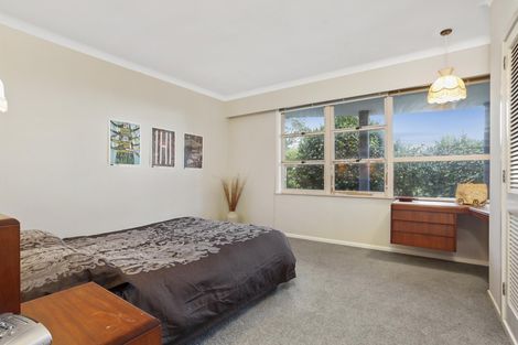Photo of property in 1 Park Road, Titirangi, Auckland, 0604