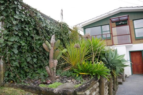 Photo of property in 2a Hoskins Avenue, Hillsborough, Auckland, 1042