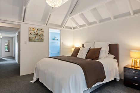 Photo of property in 5 Cassis Place, Crofton Downs, Wellington, 6035