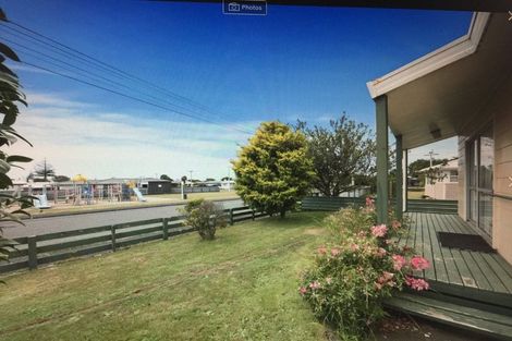 Photo of property in 1 Charles Major Place, Hawera, 4610