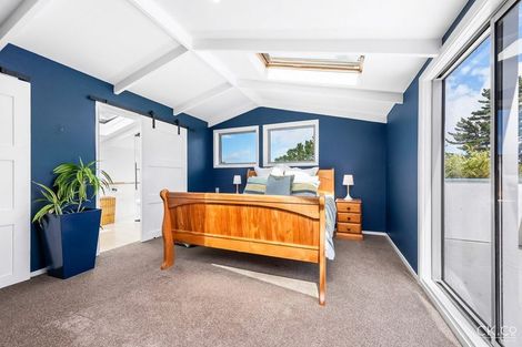 Photo of property in 10 Cottle Park Drive, Normandale, Lower Hutt, 5010