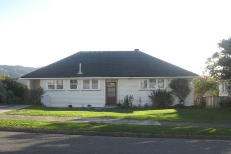 Photo of property in 30 Hereford Street, Cannons Creek, Porirua, 5024