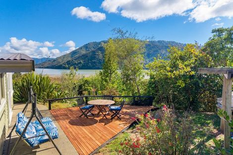Photo of property in 948 Queen Charlotte Drive, Linkwater, Picton, 7281