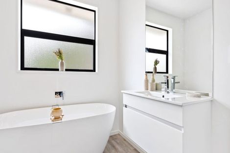 Photo of property in 1 Ella Street, Rolleston, 7614