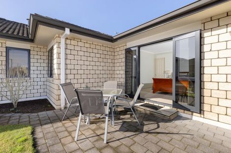 Photo of property in 1 Madeira Close, Papamoa Beach, Papamoa, 3118