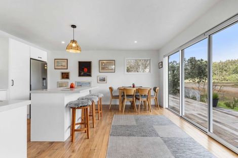 Photo of property in 128 Sharyn Place, Whangamata, 3620