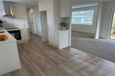 Photo of property in 115 Kemp Road, Massey, Auckland, 0614