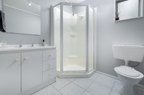 Photo of property in 9 Denver Avenue, Sunnyvale, Auckland, 0612