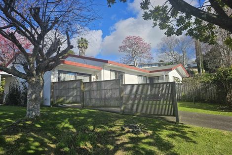 Photo of property in 2 Sunvale Place, Gate Pa, Tauranga, 3112