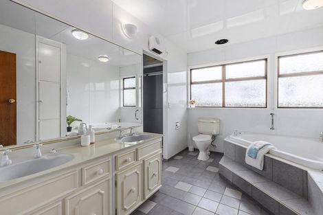 Photo of property in 11 Saint Edmund Crescent, Tawa, Wellington, 5028