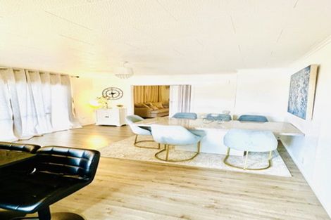 Photo of property in 11c Bamboo Grove, Kelston, Auckland, 0602