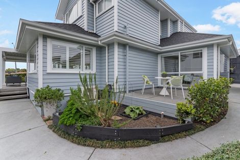 Photo of property in 2 Gibraltar Street, Howick, Auckland, 2014