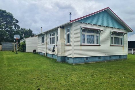 Photo of property in 10 Tennyson Street, Opunake, 4616