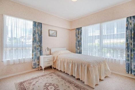 Photo of property in 3/2 Pierce Road, Milford, Auckland, 0620