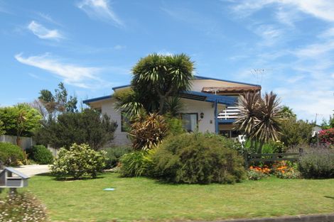 Photo of property in 46 Taihiki Road, Clarks Beach, 2122