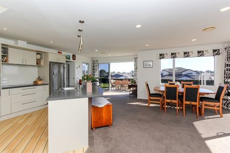 Photo of property in 8 Sampson Avenue, Waiwhakaiho, New Plymouth, 4312