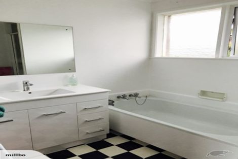 Photo of property in 2/28 Norman Road, Hauraki, Auckland, 0622