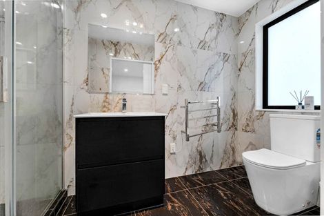 Photo of property in 10d Benton Place, Manurewa, Auckland, 2102