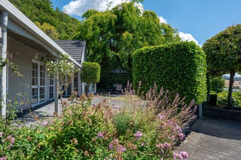 Photo of property in 7 Krissell Place, Acacia Bay, Taupo, 3330