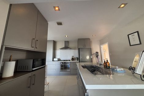 Photo of property in 16 Taikata Road, Te Atatu Peninsula, Auckland, 0610